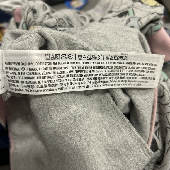 Disney Girls Size 5/6 Long Sleeve Full Zip Disney Princess Hooded Sweatshirt EUC - Picture 10 of 10